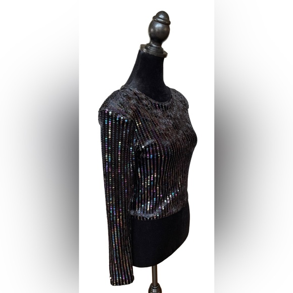 Black Crop Top - Picture 4 of 13